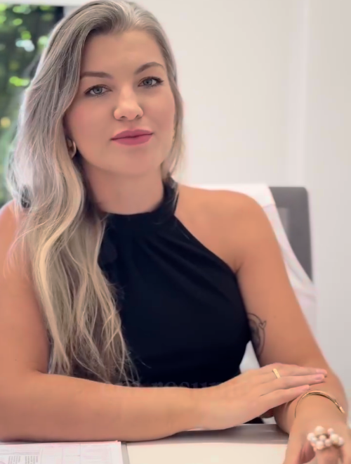 Dra. Laryssa Lehmkuhl Goedert — Biomédica Esteta